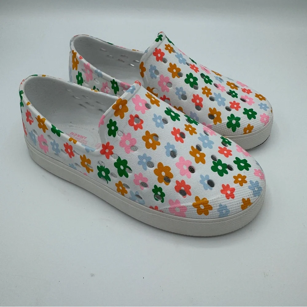 Old Navy Flower Slip-On Shoes‎ 10c